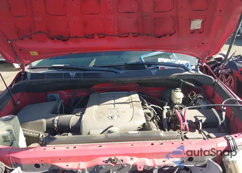 2010 Toyota Tundra Grade 5.7L V8 z USA, uszkodzony, nr VIN 5TFDY5F18AX139955